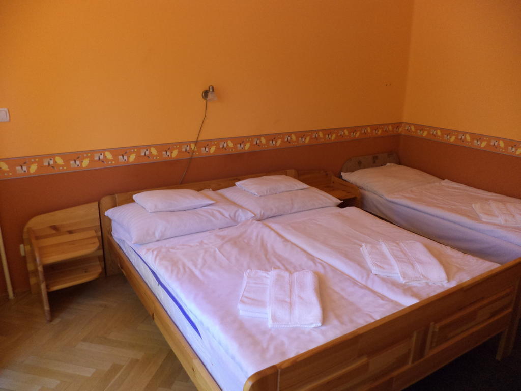 Touring Hotel Berekfürdő Chambre photo
