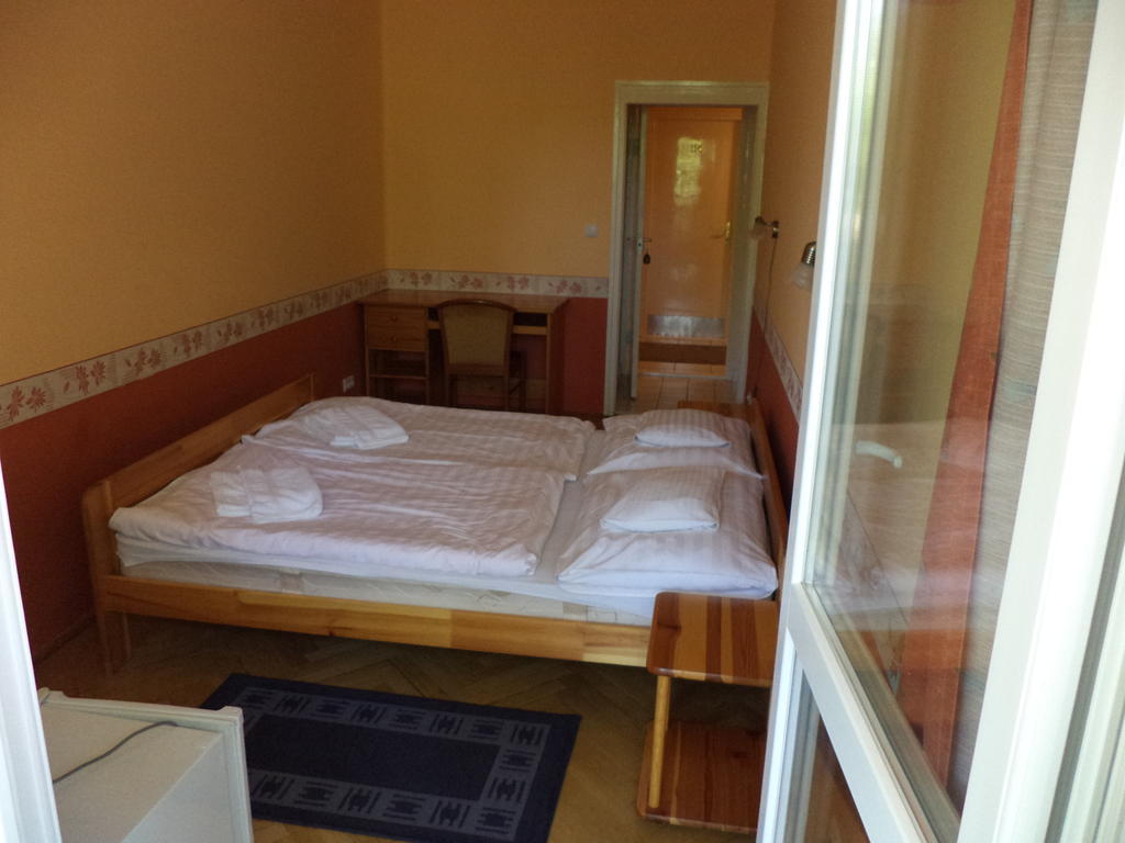 Touring Hotel Berekfürdő Chambre photo