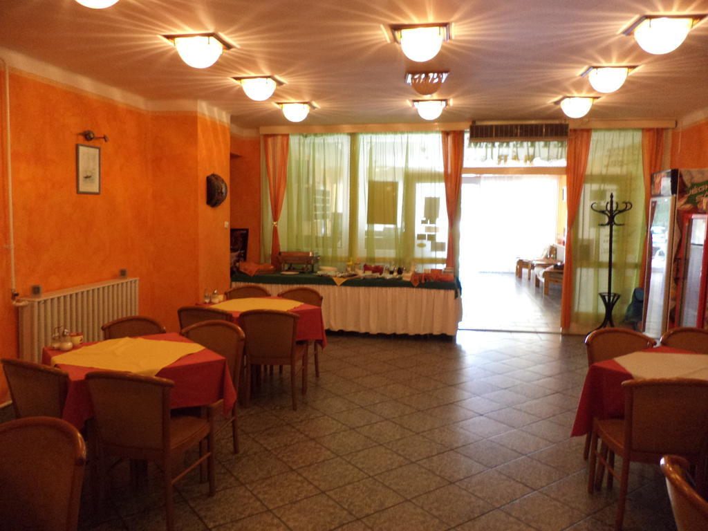 Touring Hotel Berekfürdő Extérieur photo