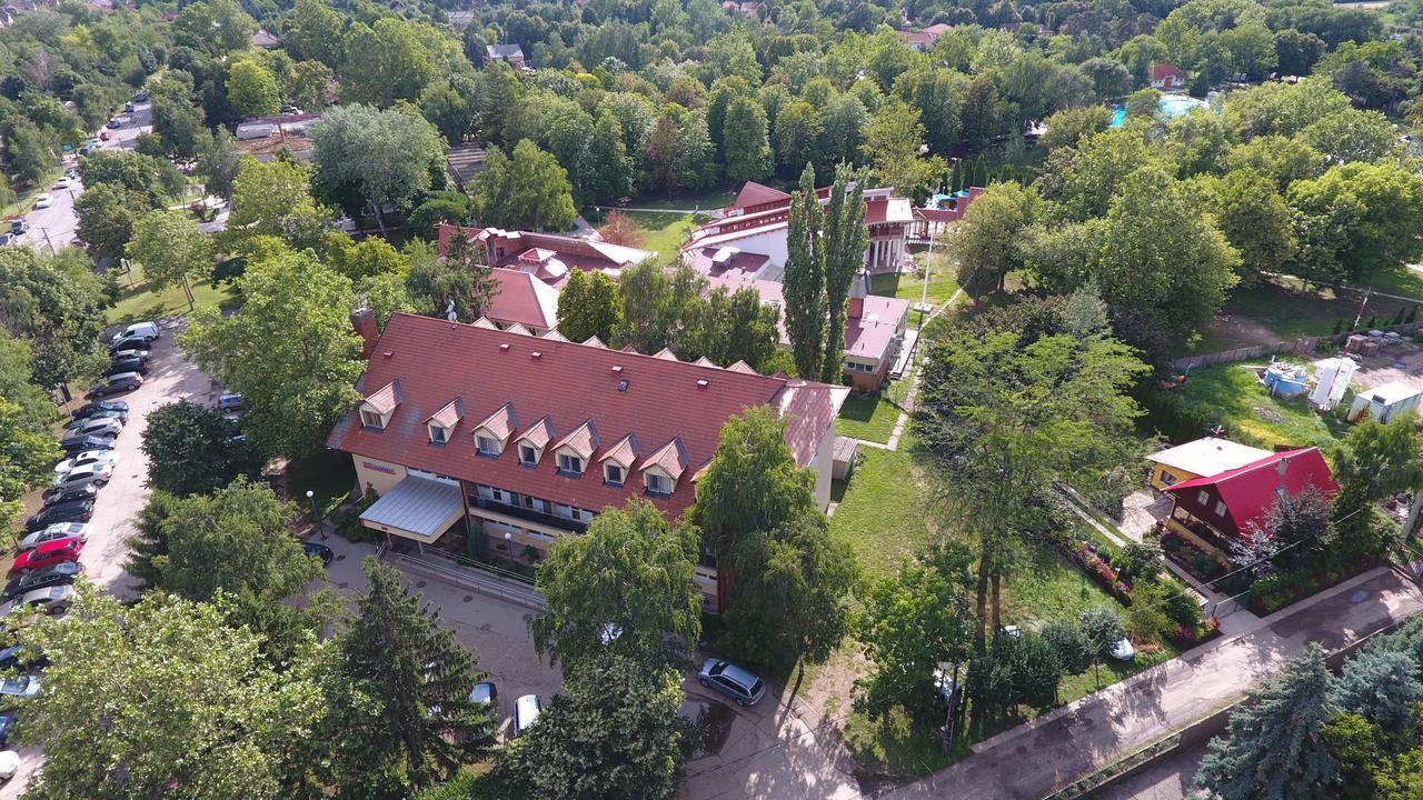 Touring Hotel Berekfürdő Extérieur photo