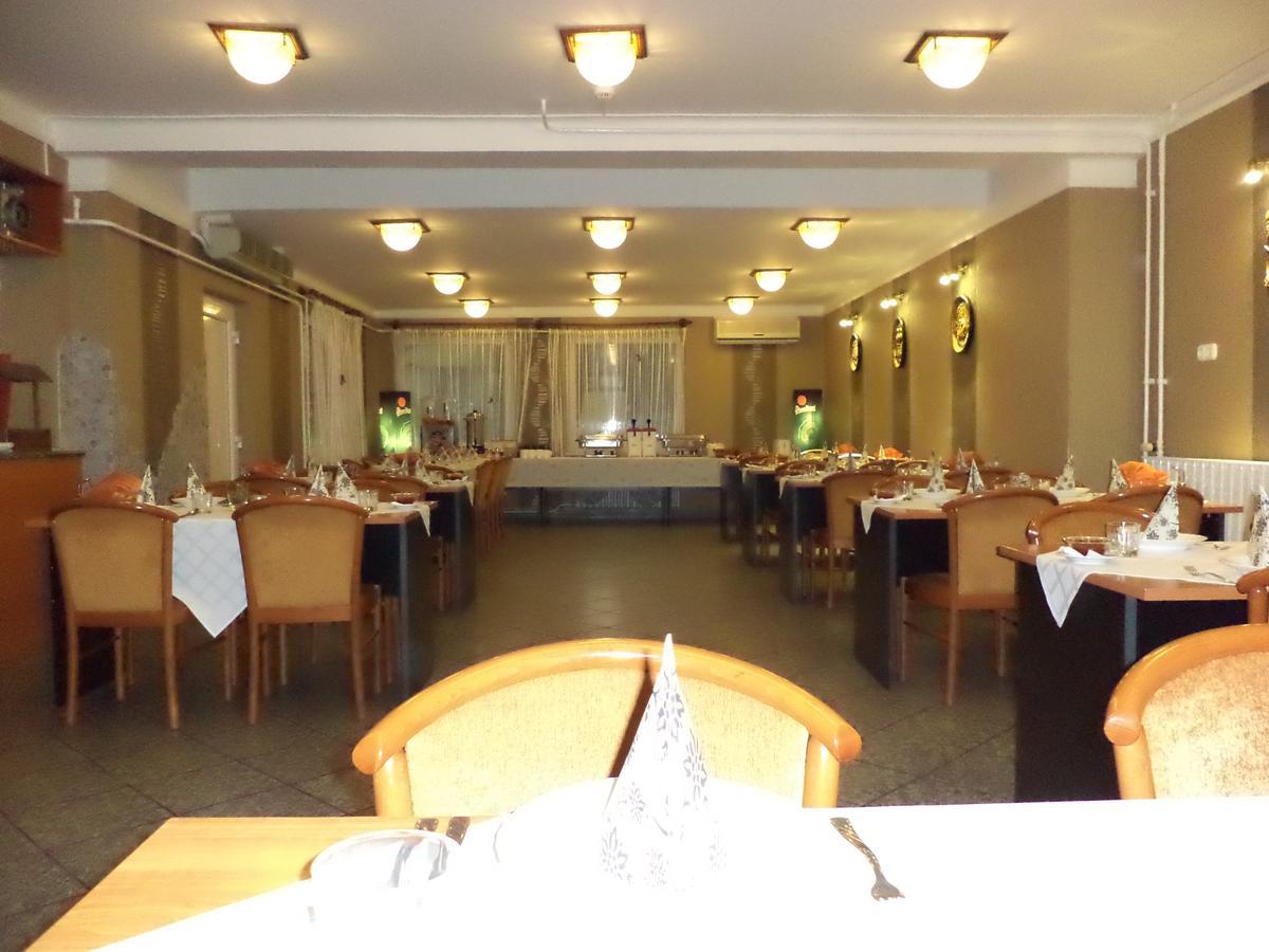 Touring Hotel Berekfürdő Extérieur photo